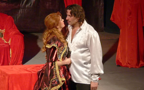 3 марта в Сыктывкаре покажут легендарный спектакль «Декамерон» с Верой Сотниковой в главной роли