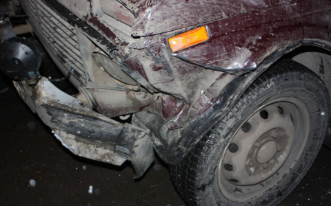 В Сыктывкаре пьяный в стельку водитель на «Ниве» влетел в «Дэу» с автоледи за рулем