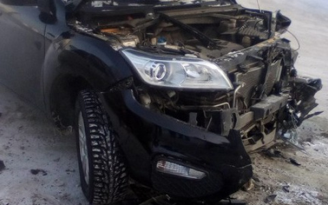 Напротив «Макси» в Сыктывкаре «Лифан» протаранил ВАЗ с детьми в салоне (фото)