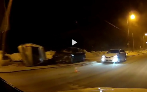 Появилось видео с ДТП в Сыктывкаре, в котором по вине пьяного водителя пострадали четыре человека