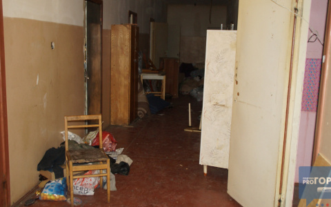 Главу Коми и мэра Сыктывкара пригласили пожить в доме, где хочется умереть