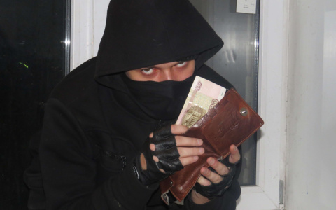 В Сыктывкаре молодой парень задержал грабителя и уговорил его сдаться полиции