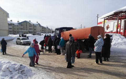 Тысячи сыктывкарцев остались без холодной воды из-за аварии на водоводе