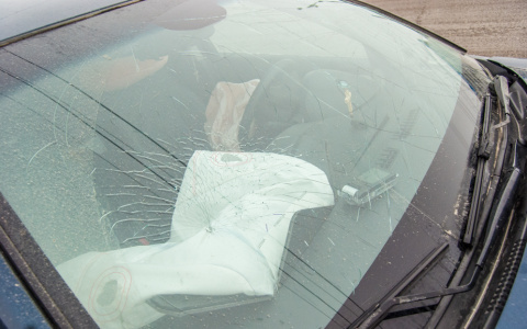 Сыктывкарец, на счету которого 52 нарушения ПДД, сбил у стадиона пешехода и сбежал