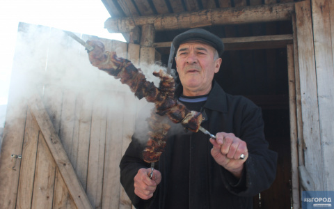 Знаменитый шашлычник из Сыктывкара рассказал, как изменилась его жизнь после шумихи в сети