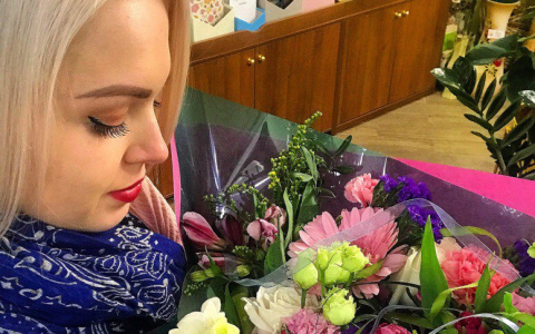 Сыктывкарский флорист рассказал, как купить красивый и недорогой букет, который будет долго стоять (фото)