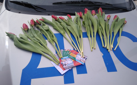 7 марта сыктывкарских автоледи ждал приятный сюрприз от ГИБДД