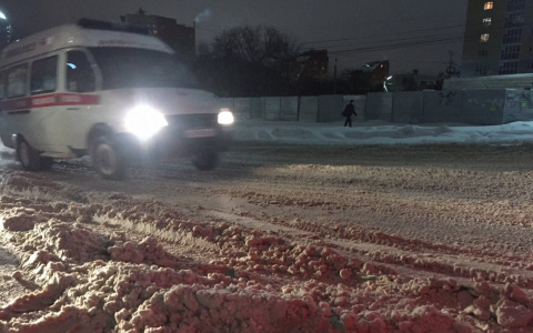 В сыктывкарской «скорой» объяснили, почему экипаж не смог добраться до больного
