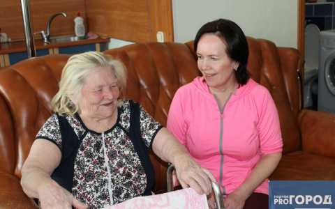Международный день соцработы: как сыктывкарскую бабушку опекает женщина из Италии (фото)