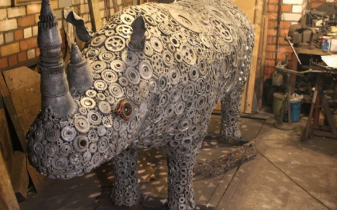 Сыктывкарец из металлолома создал трехметровую «скульптуру удачи» (фото)