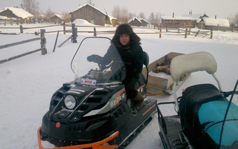 Глава подвез на снегоходе жительницу Коми на выборы за 15 километров от дома (фото)