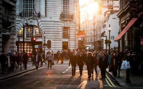 Гороскоп на 22 марта: Ракам будет сложно с людьми, а у Козерогов жизнь забурлит