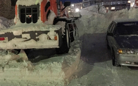 Абсурд: в Коми снегоуборочная техника помешала снегоуборочной технике (фото)