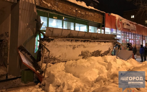 В центре Сыктывкара обрушился магазин сети «Пятерочка» (фото)