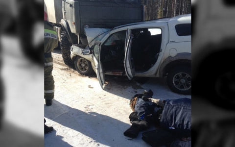 У виновника смертельного ДТП в Коми с КамАЗом и «Митсубиси» не было прав