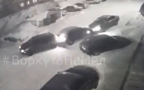 Автомобильная многоножка: появилось видео курьезного ДТП в Коми