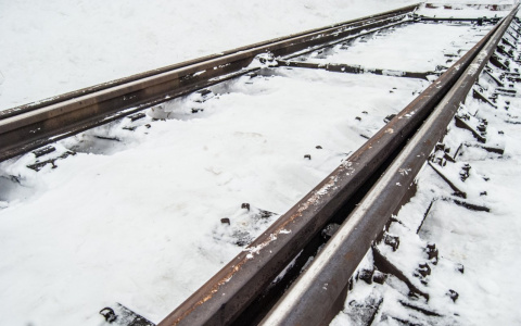 В Республике Коми внедорожник попал под поезд