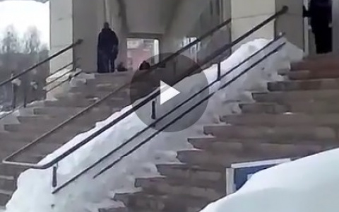 В Сыктывкаре эвакуировали ТЦ «Аврора»