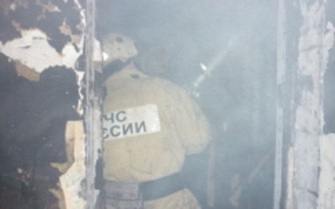 В Коми четыре человека оказались в огненной ловушке