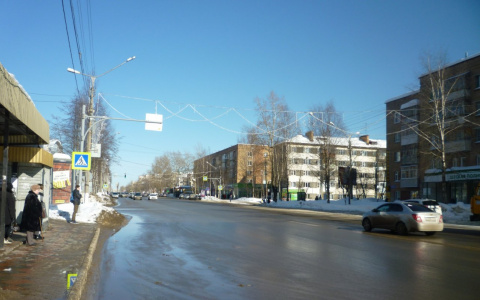 В Сыктывкаре поездка в автобусе обернулась для пассажирки черепно-мозговой травмой