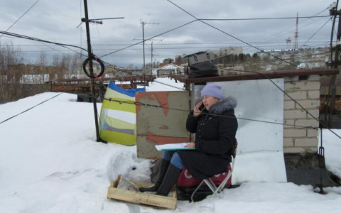 Жители Коми вышли с протестом на крышу дома, чтобы достучаться до коммунальщиков