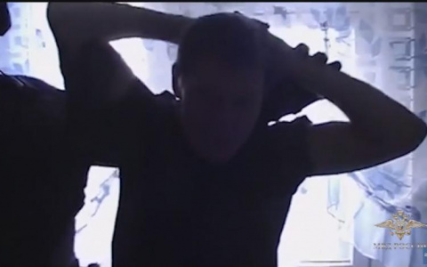 В Сети появилось видео задержания преступников, которые обманули 17 сыктывкарцев