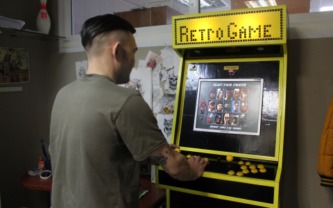 Сыктывкарец своими руками сделал настоящий игровой автомат из 80-х