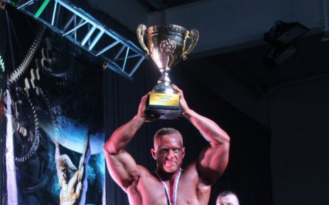 На Кубке Коми по бодибилдингу победил 29-летний красавец из Перми весом 102 кг (фото)