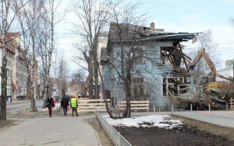 Мэр сообщил, что построят на месте старинного дома в центре Сыктывкара