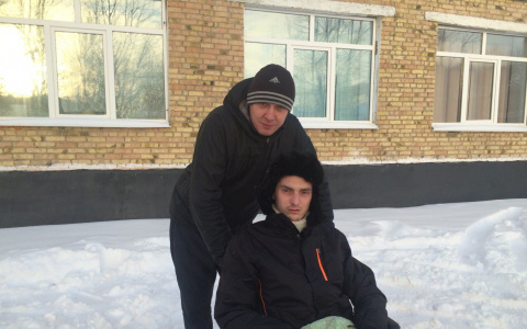 Сыктывкарец, который сломал шею на батутах, отсудил почти 700 тысяч рублей