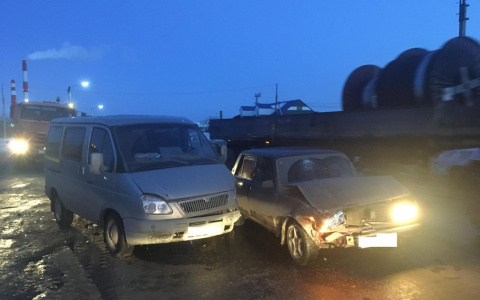 В Коми пассажирка «ВАЗа» забыла пристегнуться и пострадала в жестком ДТП (фото)