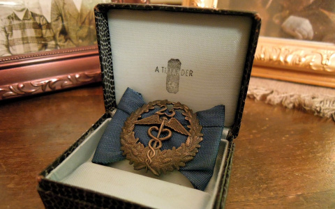 Сыктывкарку оскорбили во время вручения почетной медали