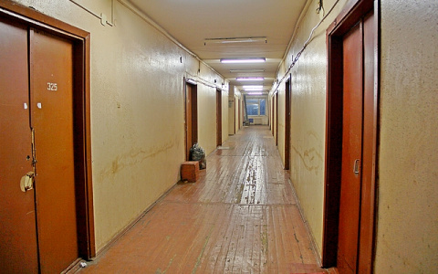 Власти Сыктывкара провели ремонт в знаменитом доме, где хочется умереть (фото)