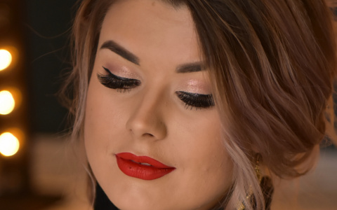 Декольте на шнуровке и яркий макияж: лучшие фото сыктывкарок из Инстаграм