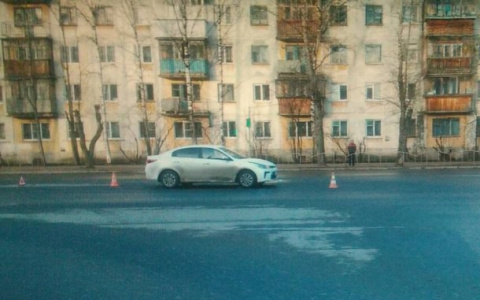 В Сыктывкаре на «пешеходнике» у станции переливания крови сбили мужчину (фото)