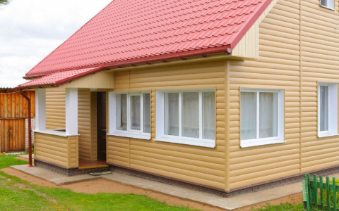 Строим дом в Сыктывкаре: как правильно выбрать фасад и кровлю