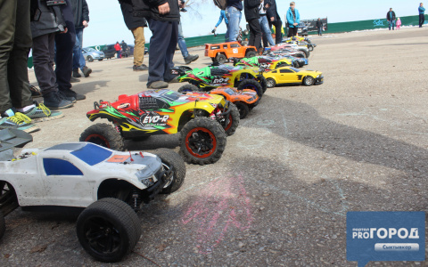 Жесть на мини-трассе: в Сыктывкаре прошли гонки радиомоделей (фото)