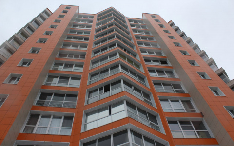 Медики рассказали о состоянии подростка, который упал с девятого этажа в Сыктывкаре