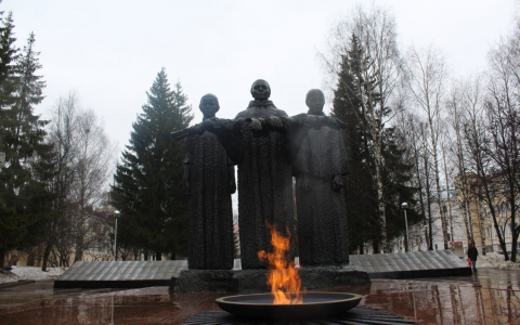 Прогулка по военному Сыктывкару: мемориальные камни, обелиски и противотанковая пушка