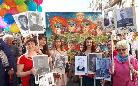 На Первом канале показали, как жители Коми идут в «Бессмертном полку»