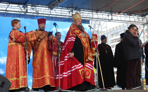 Архиепископ Питирим отдает всю пенсию на строительство звонницы в Сыктывкаре