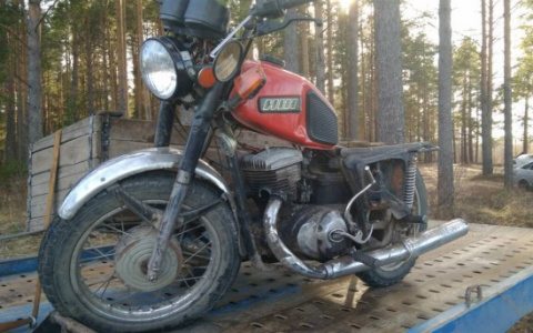 В Сыктывкаре два подростка на мотоцикле попали в жесткое ДТП (фото)