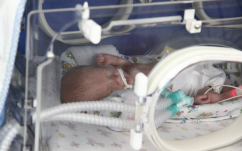 В Коми мать бросала своих детей об пол и пьяная кормила их грудью