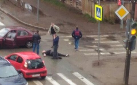 Очевидец: «В Сыктывкаре на перекрестке жестоко сбили человека» (фото)