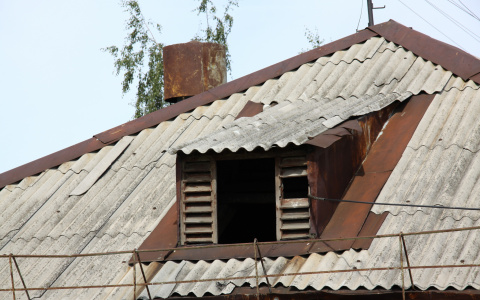 В Сыктывкаре подросток сорвался с крыши недостроенного дома