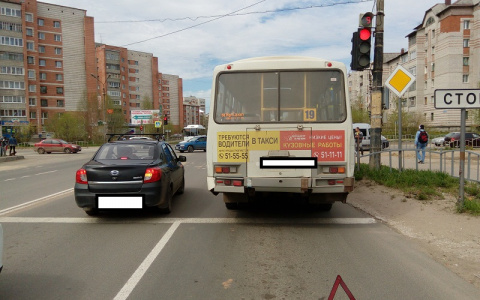 В Сыктывкаре произошло ДТП с пассажирским автобусом