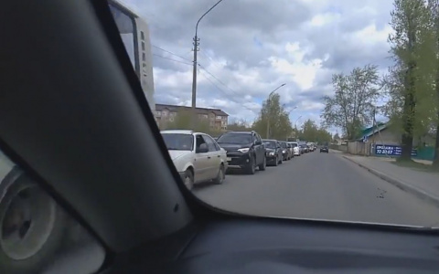 В ГИБДД Сыктывкара прокомментировали затор у Краснозатонского моста