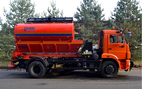 В Сыктывкаре появилась новая техника для уборки улиц