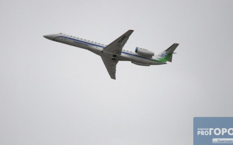 В Сыктывкаре задержали два самолета