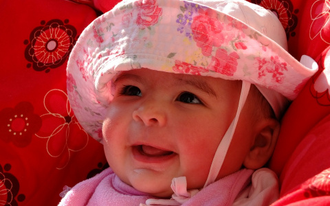 В Сыктывкаре у молодой матери нет денег, чтобы кормить 7-месячную дочь